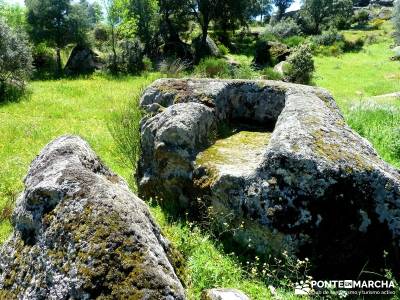 Piedra Escrita Diosa Diana; excursiones de un día desde madrid; puente octubre;botas trekking